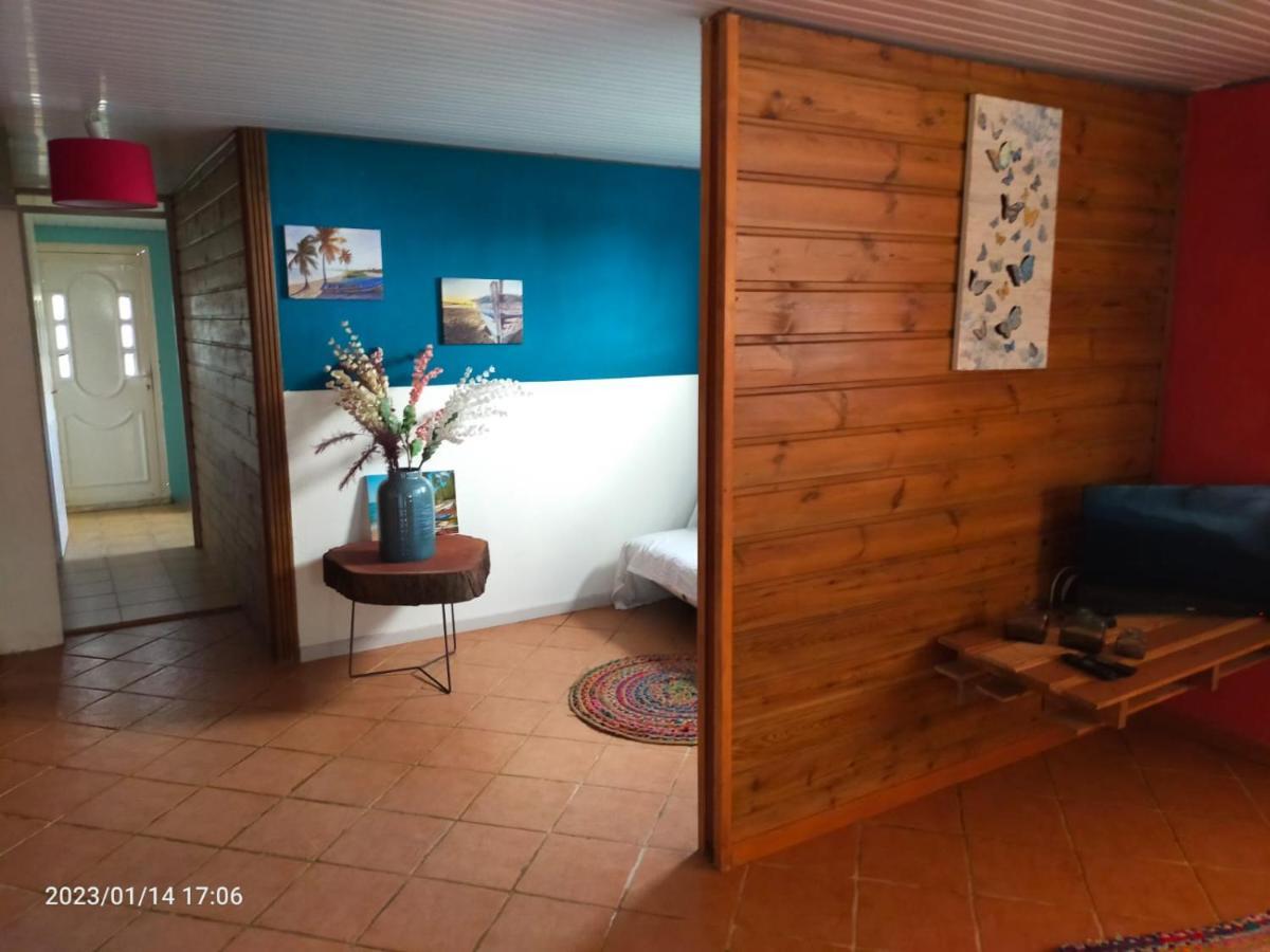 Douceur Des Hauteurs Bas De Villa, Piscine Privee Sainte-Luce Kültér fotó