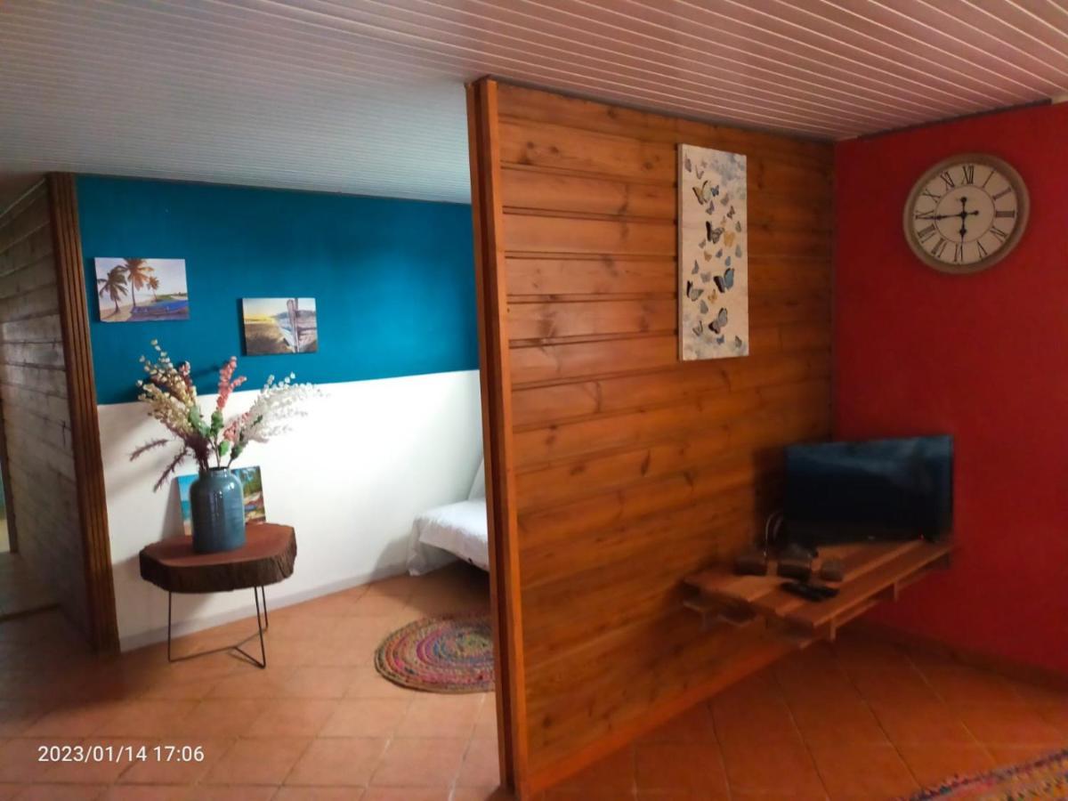 Douceur Des Hauteurs Bas De Villa, Piscine Privee Sainte-Luce Kültér fotó